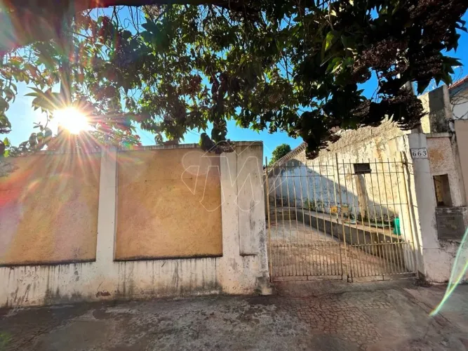 Venda de Casas / Padrão na cidade de Araraquara