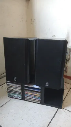 Caixas Yamaha passivas de mesa