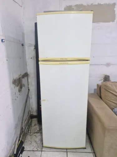 Geladeira 220V