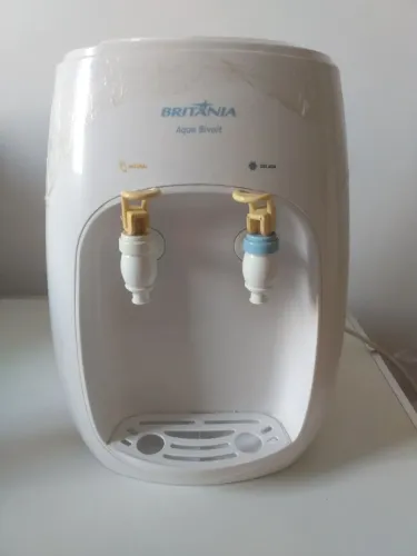 Bebedouro Britânia Bivolt 20 litros 