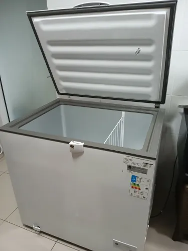 Freezer Consul 309 litros pouco tempo de uso