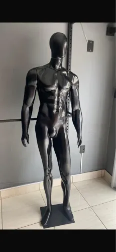 Vendo manequim masculino loja de roupas