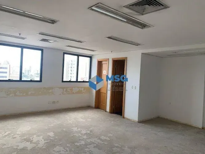 Sala Comercial para Locação, Prédio com Auditório e Gerador Próximo ao Metrô