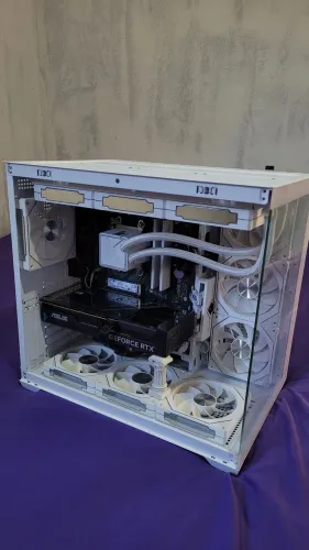 PC GAMER RYZEN 7 5700X RTX 5060