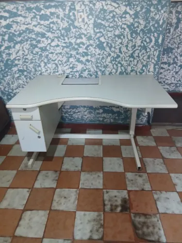 Doa-se mesa usada