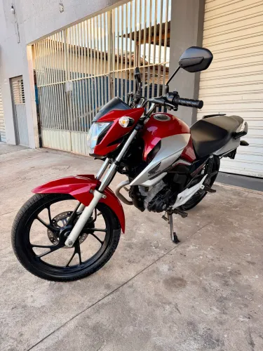 VENDO CG 160 TITAN 2024 COM 37.000 km