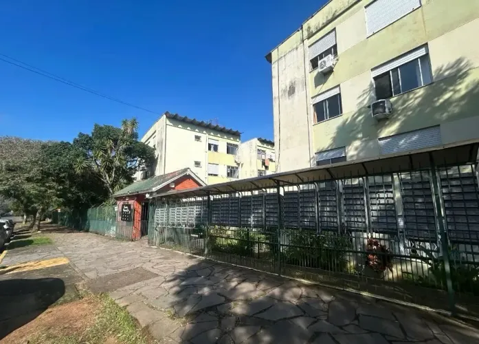Apartamento com 3 dormitórios no bairro Vila Nova em Porto Alegre/RS