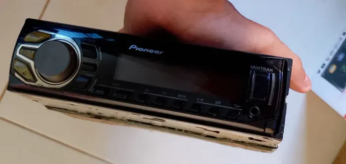 Rádio Automotivo Pioneer MVH-X168UI (Faço olx pay)