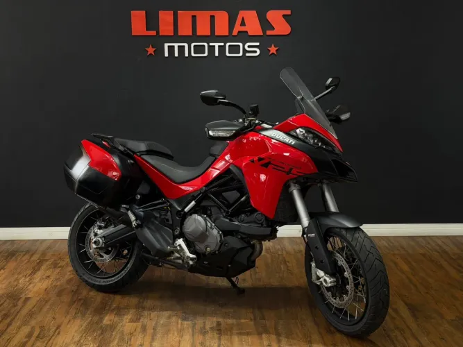 Ducati Multistrada 950 V2S Vermelha 2023 - R$ 9.000,00 Abaixo da FIPE.