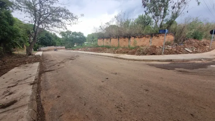 Lote Nápoles A cidade ocidental 