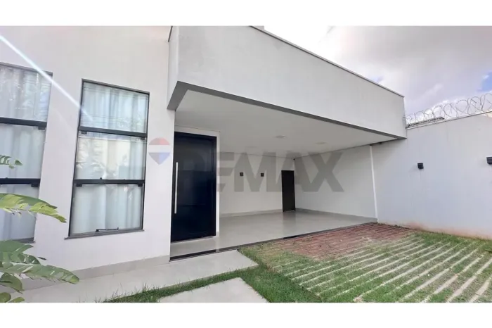Casa a venda no bairro Osvaldo Resende, 4 dormitórios sendo 1 suíte