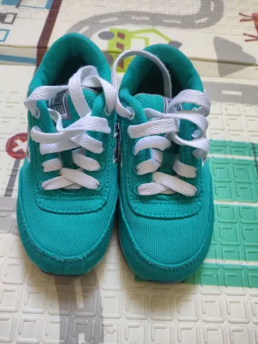 Tênis New Balance 501. Tamanho 23
