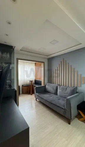 Apartamento finamente Mobiliado, com ótima incidência solar, churrasqueira a Carvão elevad