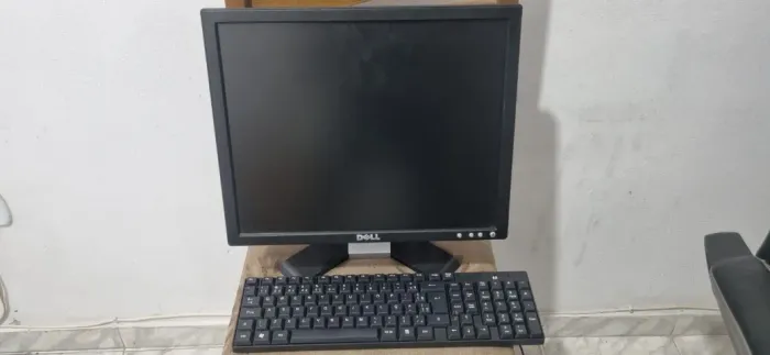 Monitores Dell, Samsung e Hp usados em ótimo, estado para uso de brinde teclado!