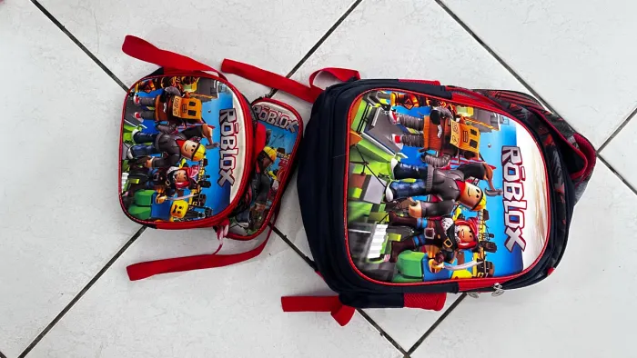 Mochila Roblox com lancheira e estojo