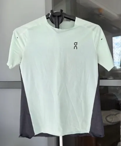Camiseta on running