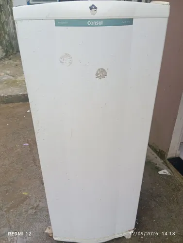 Vendo geladeira 