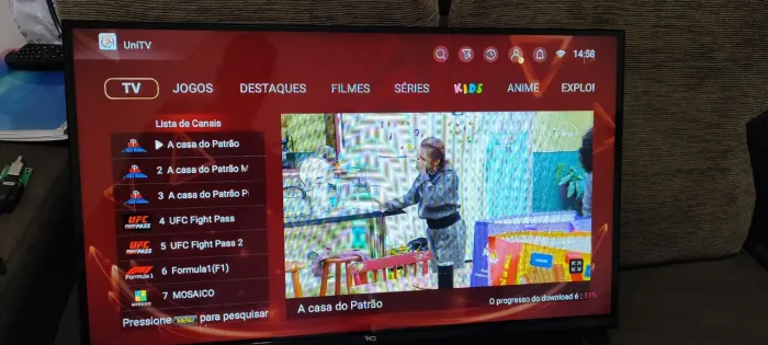 Televisão 32 polegadas, com canais e séries liberado 1 ano