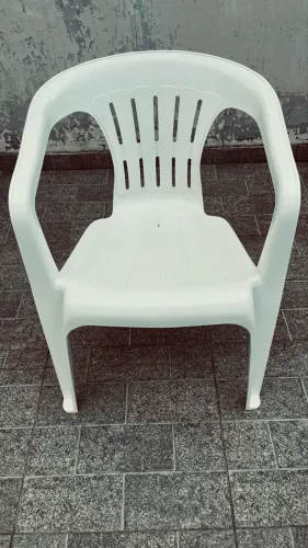 Cadeira de plástico