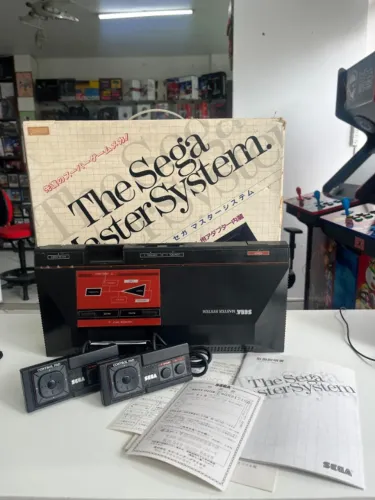 CONSOLE MASTER SYSTEM/MARK 3 MK-2000 (JPN) NA CAIXA SEMINOVO - SEGA
