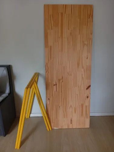 Mesa cavaletes de ferro + tampo de pinus