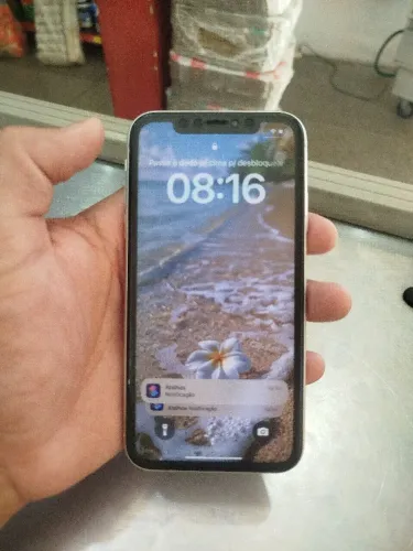 Celular iPhone 11 64gb (cor branca) bateria 70%