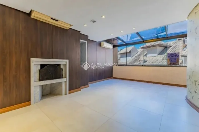 Casa em Condomínio para Alugar | 240m² | 3 Dormitórios (1 suíte) | 2 vagas | Ipanema | Por