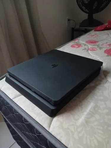 Ps4 slim desbloqueado versão 9.0( Defeito no hd)