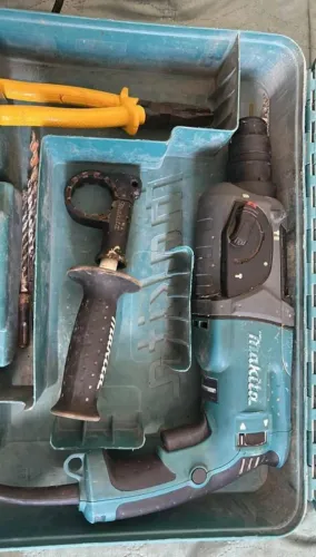 FURADEIRA MAKITA MARTELETE 220V