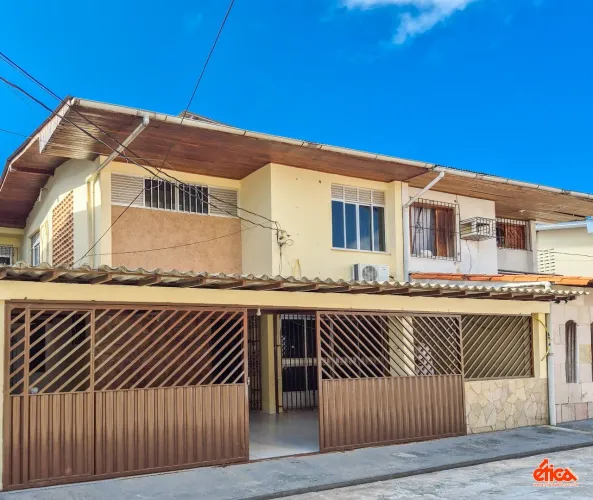 Casa no Conjunto Veiga Cabral na Batista Campos, 03 Suítes e 02 Vagas - COD 10105