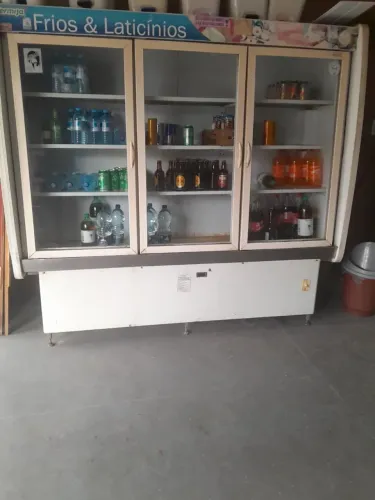 VENDE-SE EXPOSITOR REFRIGERADO