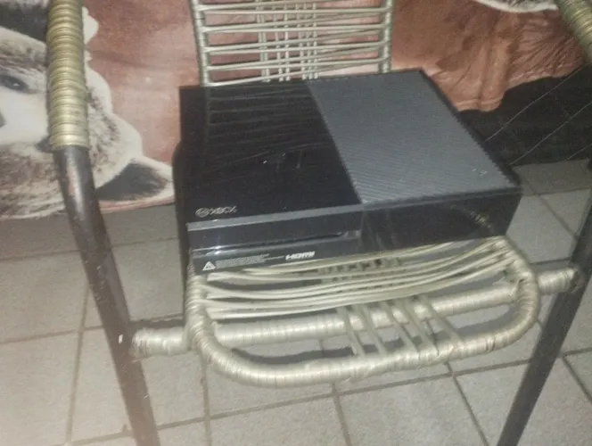 Xbox one fat, para retirada de peças, obs: não funciona, vendendo apenas para retirada.
