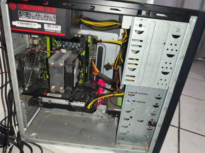 ? PC GAMER COMPLETO + 2 MONITORES + TECLADO REDRAGON! ?
