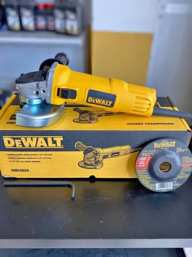 Esmerilhadeira Dewalt 800w 4Pol + disco - Entrega Gratis