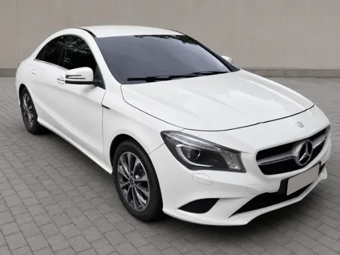 Mercedes-Benz CLA-200 Urban 1.6 TB 16v/flex Aut. 2015