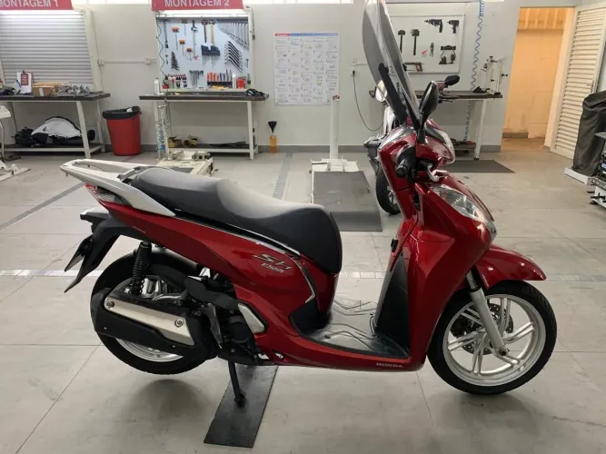 SH 300i Scooter Honda muito bem cuidada, ótimo custo x benefício