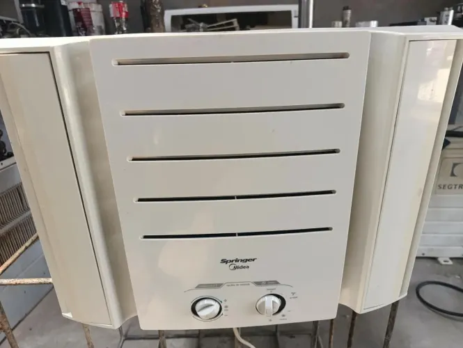 Vendo ar condicionado Springer 110 volts/10.000 mil BTUs
