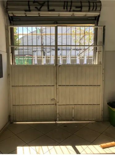 Portão para adega