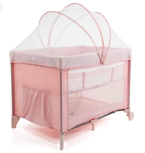 Berço portátil e bebê conforto