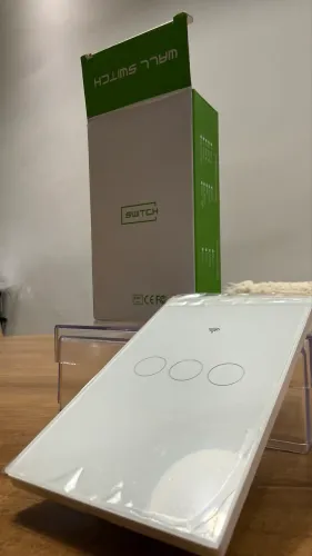 Interruptor Inteligente Touch Wi-Fi 4x2 (3 Botões / 3 Teclas) - Novo na Caixa
