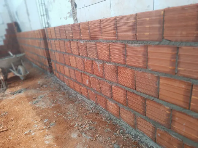 Pedreiro/ladrilheiro profissional
