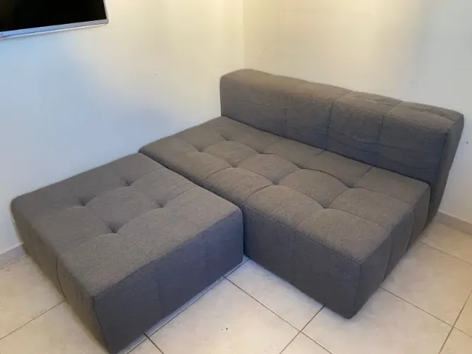 MÓDULO SOFÁ 2 LUGARES + PUFF - TOK & STOK