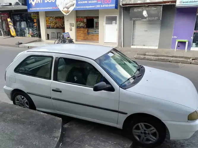 Volkswagen Gol Geração II Special 1.0 8V 58cv Gasolina Mec. 2P 2001