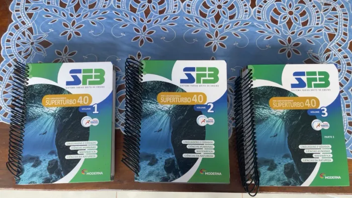  Livros ENEM Sistema Farias Brito Pré-Universitário (3º Ano)