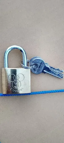 Cadeado 32mm com 3 chaves NOVO