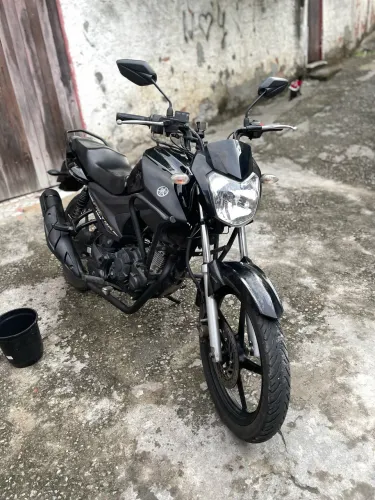 Vendo moto seminova só passar pro nome