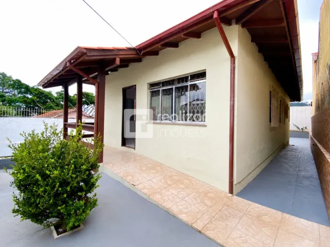 Casa com 3 dormitórios no bairro Bela Vista - São José/SC