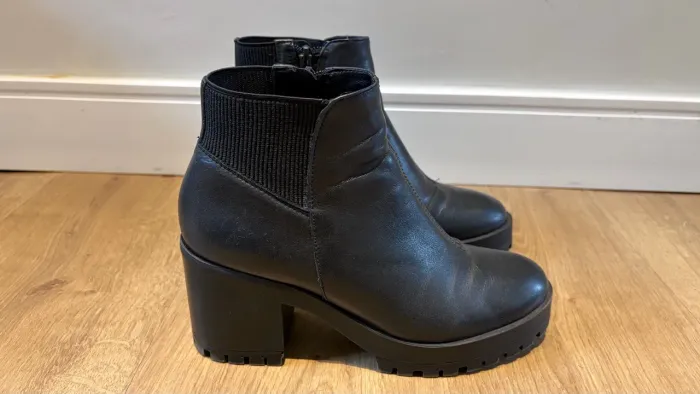 Bota Arezzo Preta Couro Salto Bloco Tratorado 34
