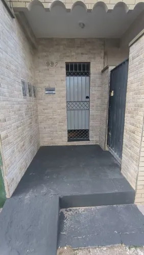 Alugo apartamento pequeno no José Bonifácio