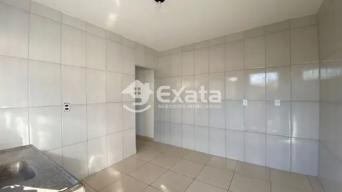 Casa nos fundos para locação na Vila Haro